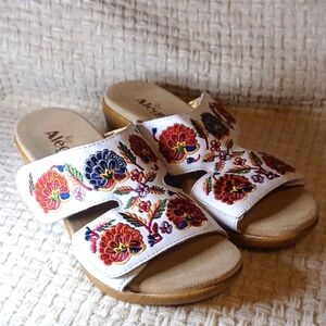 Alegria Women's White Floral Sandals